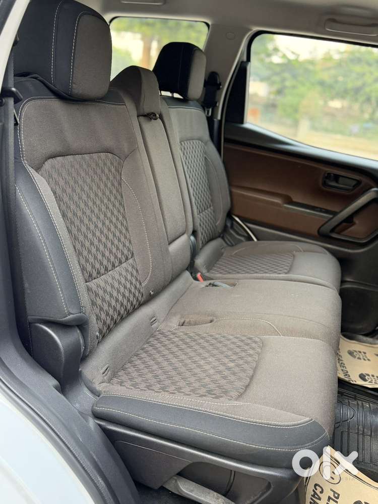 Mahindra Scorpio-n 2.0 Z2 Petrol Mt 7 Str, 2024, Petrol