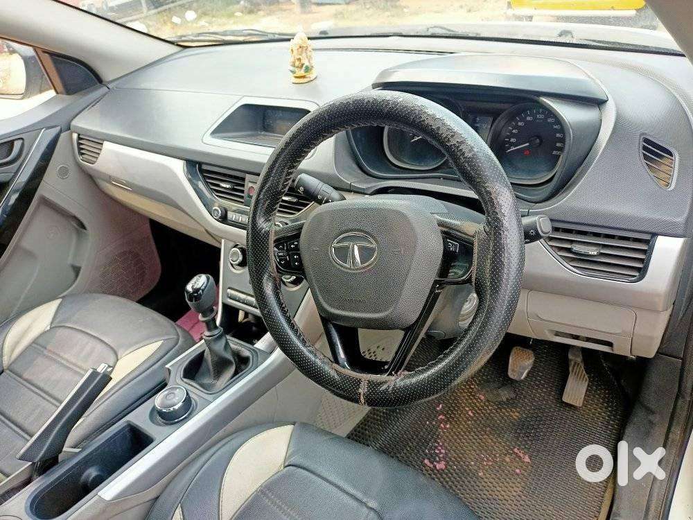 Tata Nexon 1.5 Revotorq Xm (s), 2018, Diesel