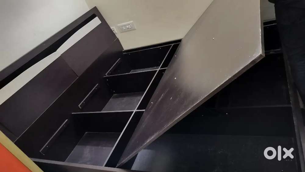 Royal Oak bed double king size,with hydraulic