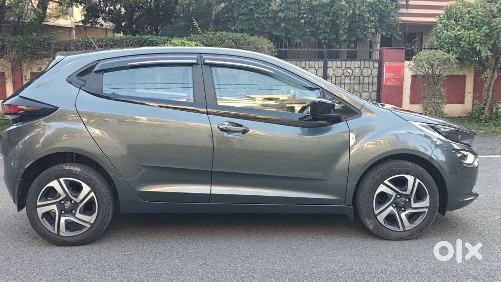 Tata Altroz 1.2 Xt Luxe Petrol, 2026, Petrol