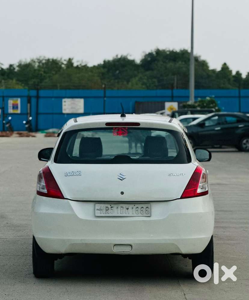 Maruti Suzuki Swift Lxi Optional-o, 2017, Petrol