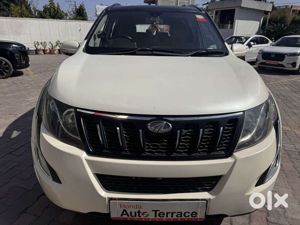 Mahindra Xuv500 2.2 W10, 2016, Petrol