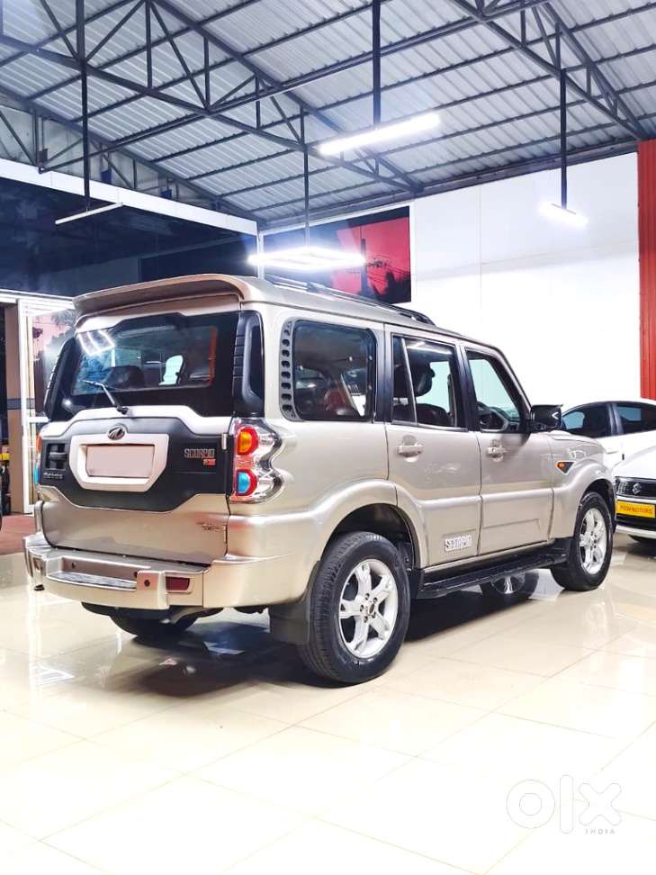 Mahindra Scorpio S10, 2015, Diesel