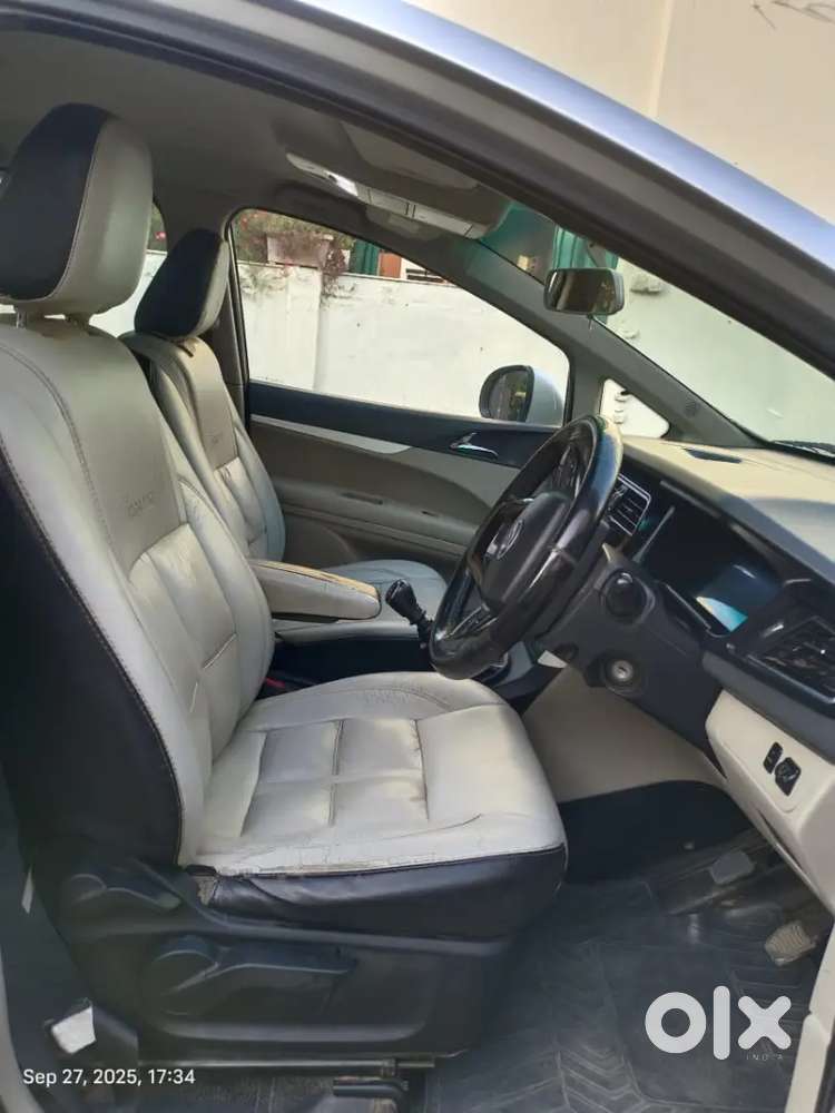 Mahindra Marazzo 2020 Variant M6