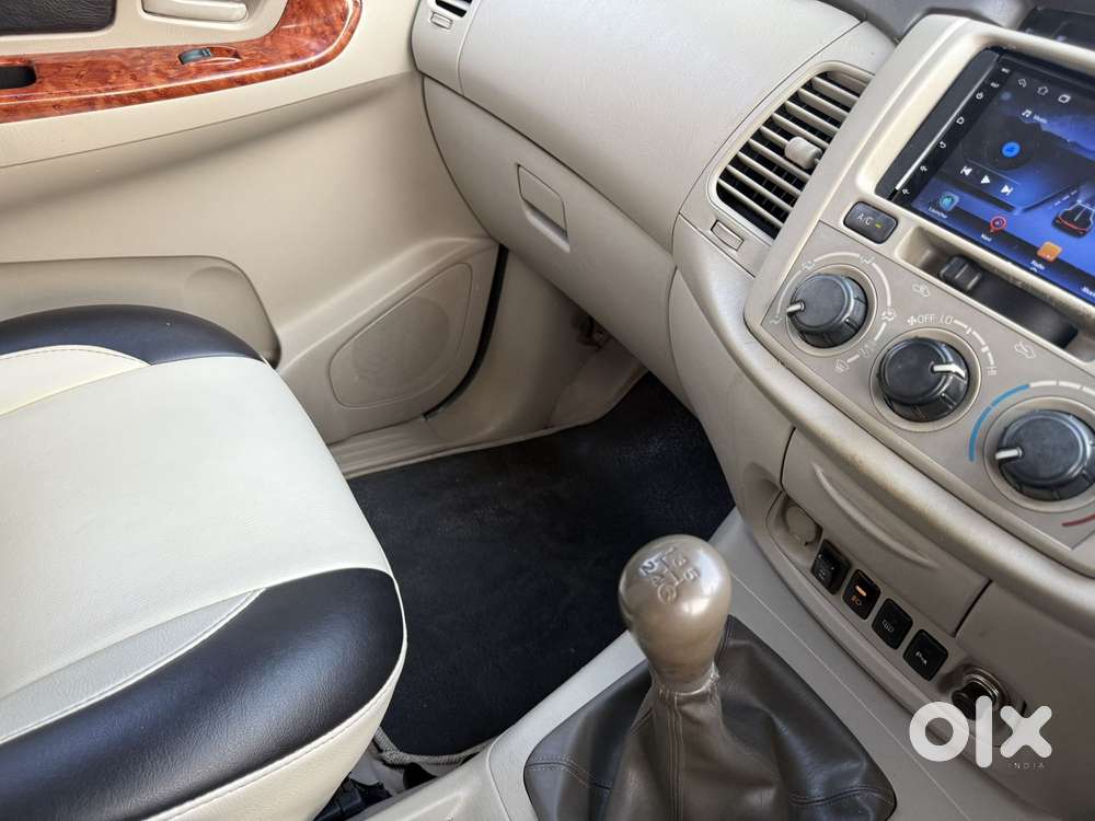 Toyota Innova 2.5 G (diesel) 8 Seater, 2015, Diesel