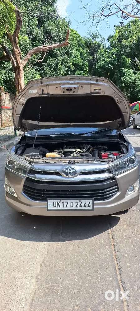 Toyota Innova Crysta 2.4v 2016