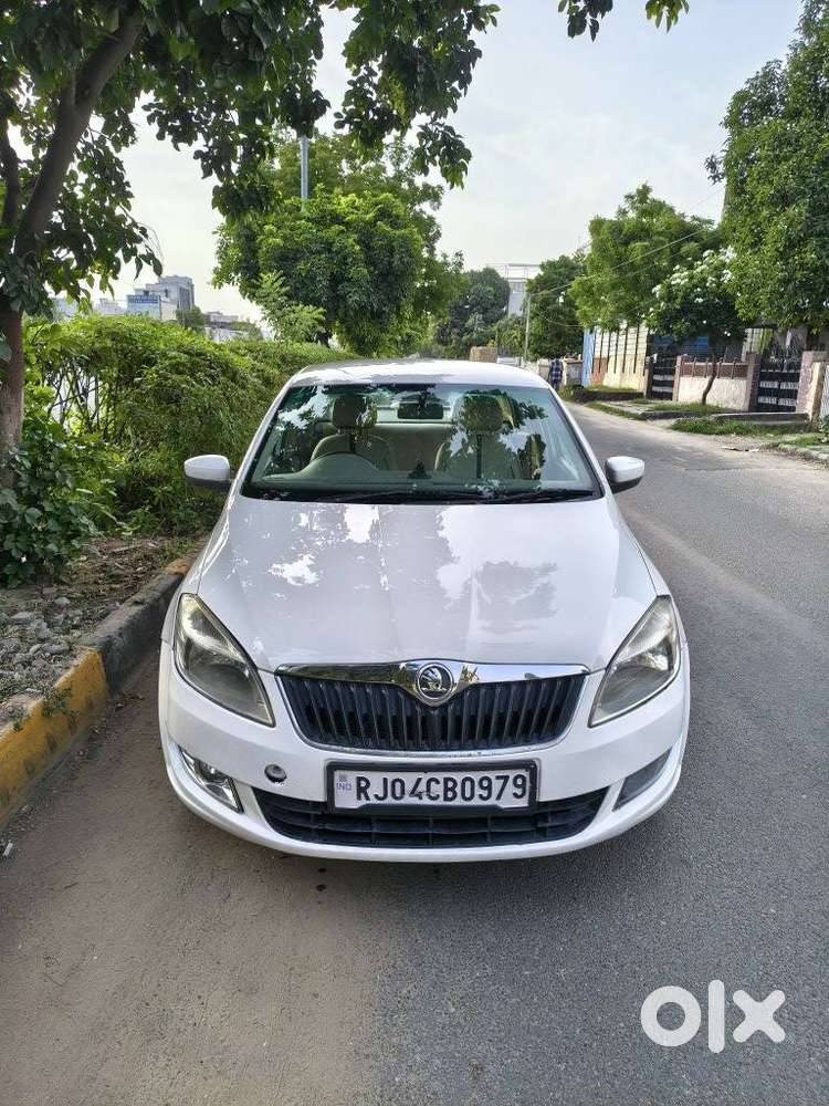 Skoda Rapid 1.5 Tdi Ambition Plus, 2015, Diesel