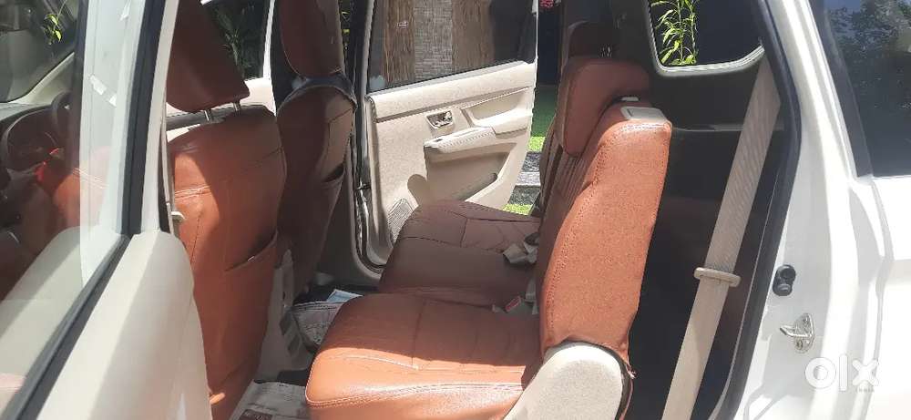 Maruti Suzuki Ertiga Zxi Dec 2023 Petrol Well Maintained