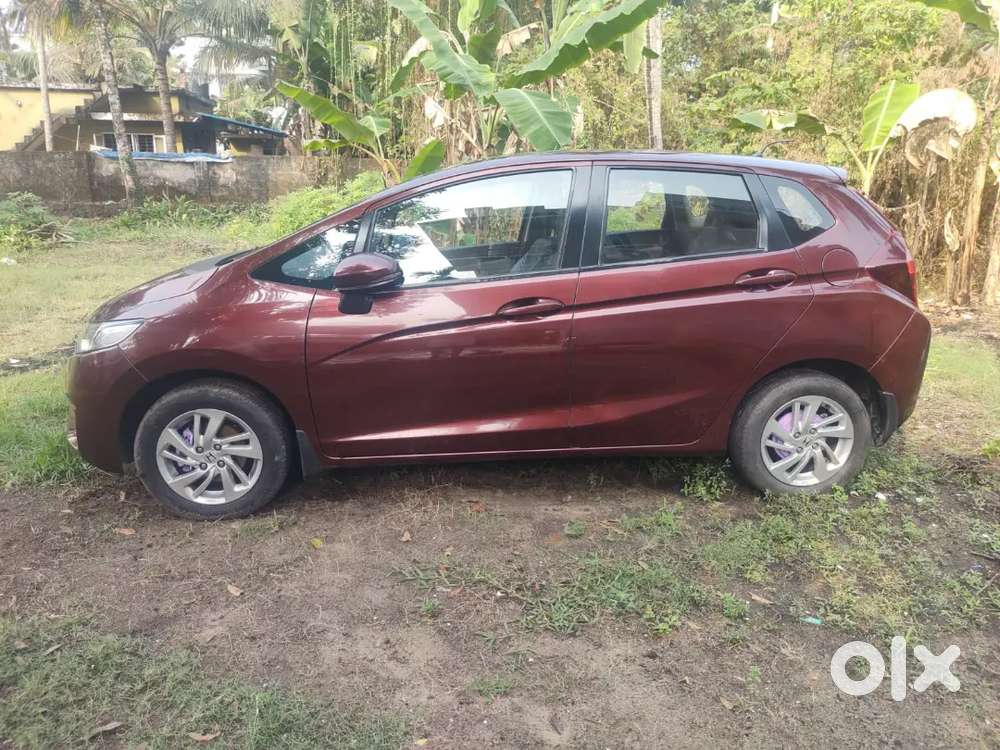 Honda Jazz 2018 Petrol 35000 Km Driven Company Service Well Maintend .