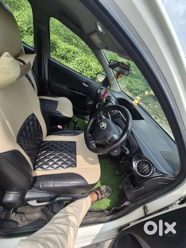 Toyota Etios Liva Diesel 2015 Milege 27 28 Ki Deti Hai