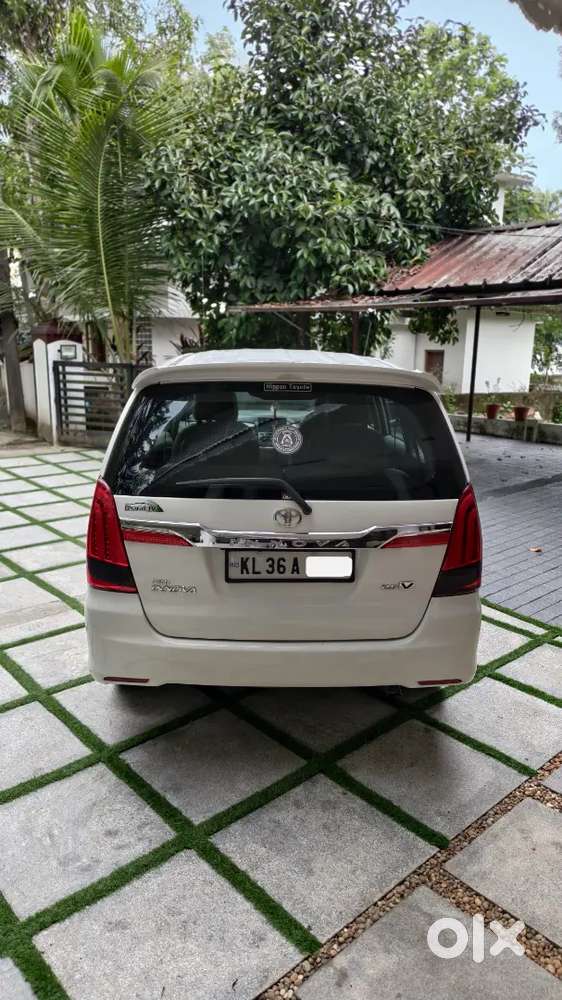 Toyota Innova 2010