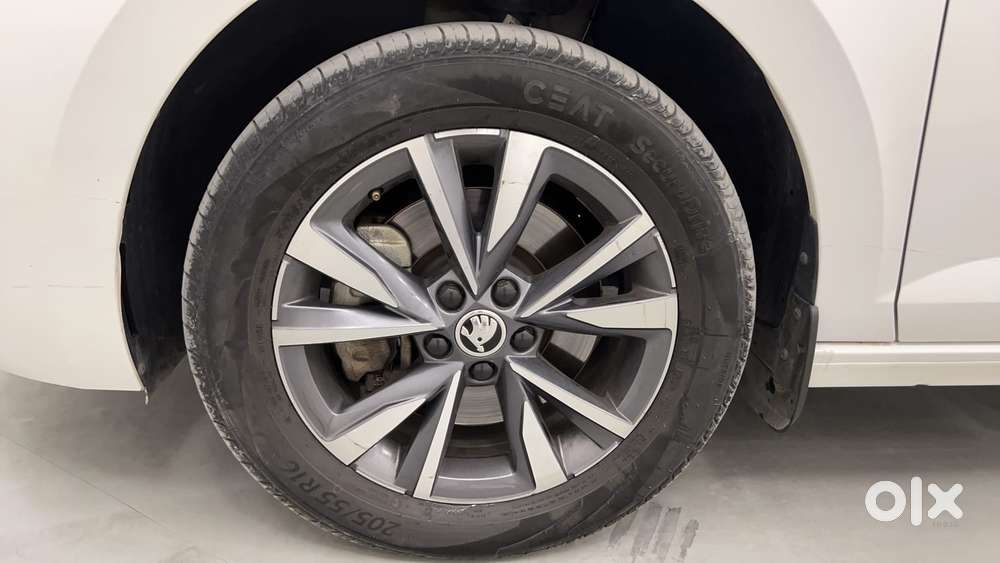 Skoda Slavia Style 1.5l Tsi Dsg, 2023, Petrol