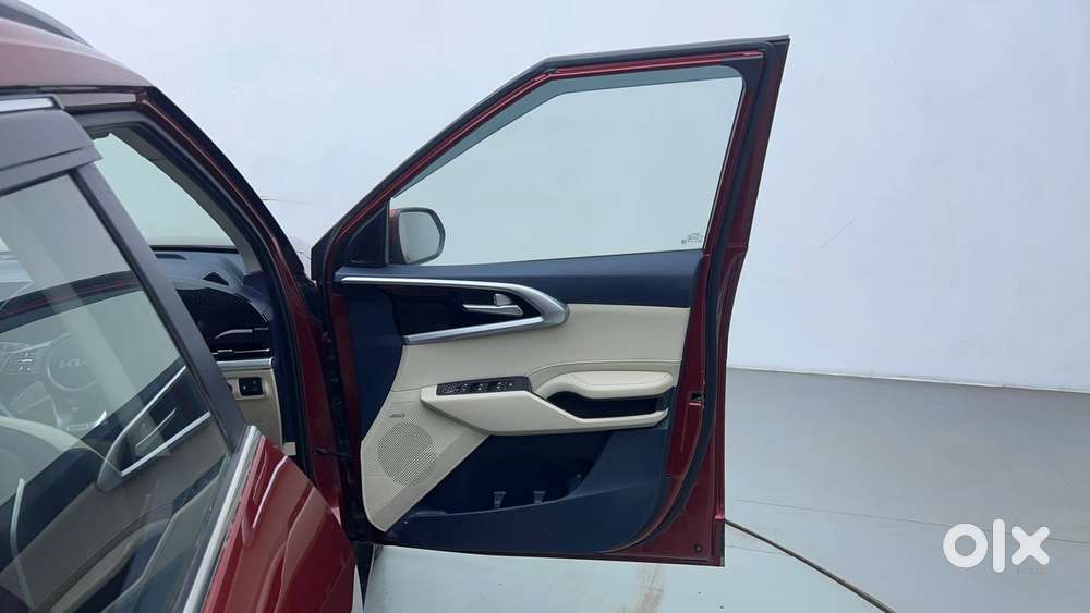 Kia Carens 1.4 Luxury Plus 6 Str, 2022, Petrol