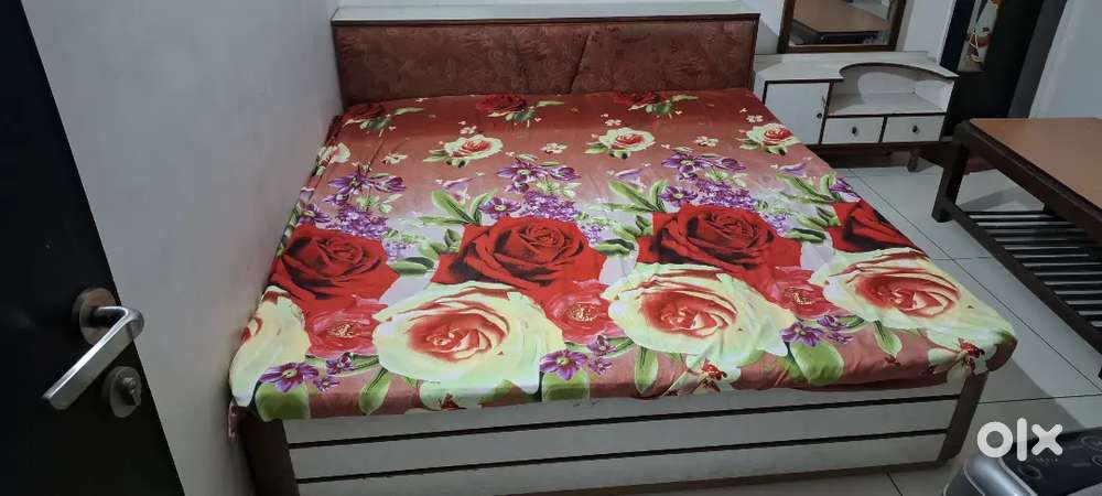 Furniture for Sale ; Bed, Dressing Table & Storage Table