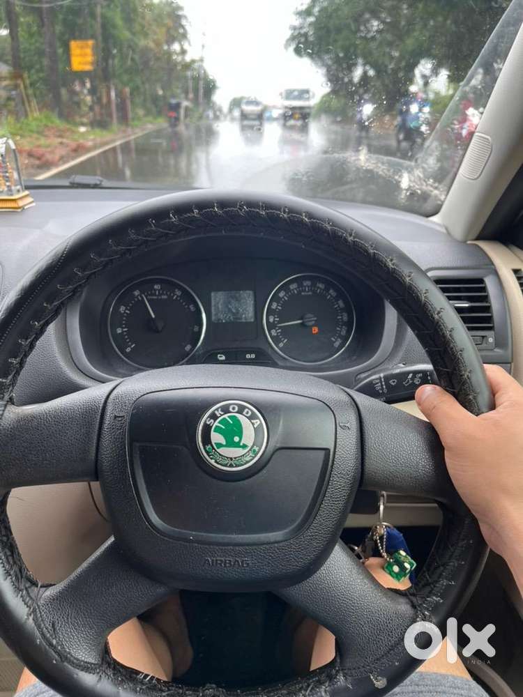 Skoda Fabia 2011 Petrol 110000 Km Driven