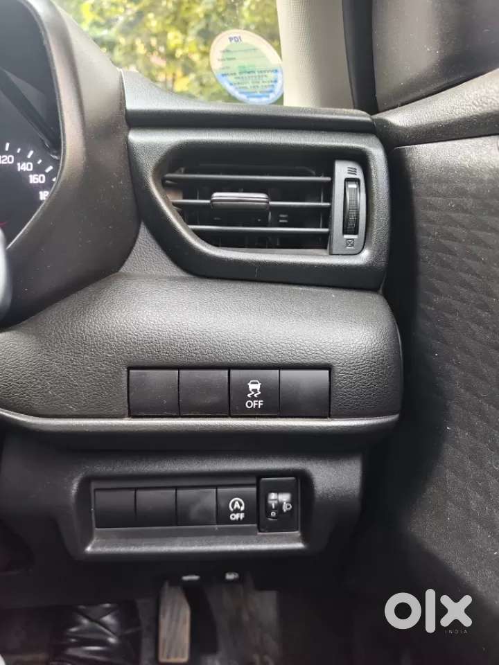 Maruti Suzuki Swift Vxi, 2025, Petrol