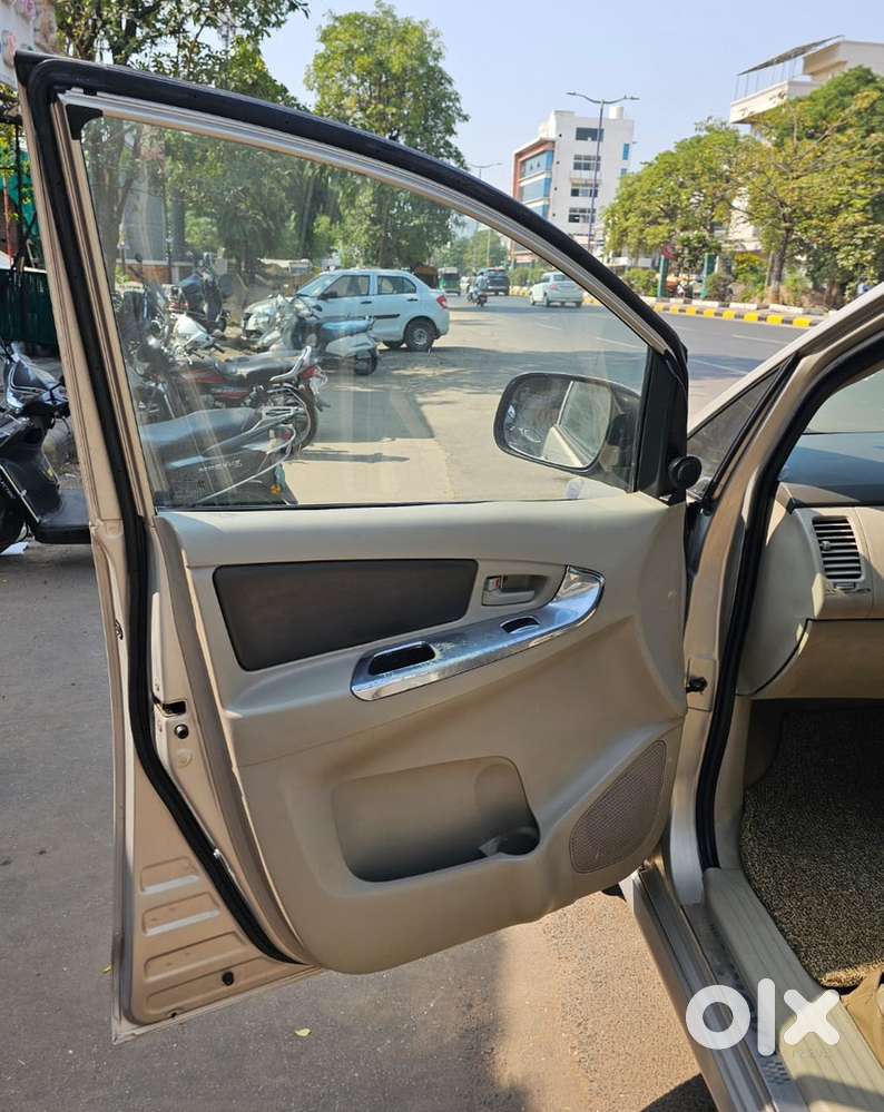 Toyota Innova 2014 Diesel Well Maintained