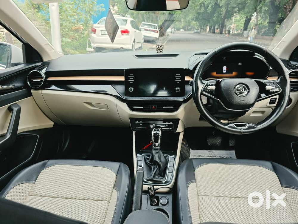 Skoda Slavia 1.0 Tsi Style At, 2023, Petrol