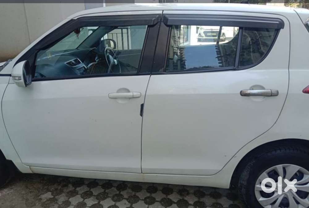 Maruti Suzuki Swift Vxi 1.2 Abs Bs-iv, 2013, Petrol