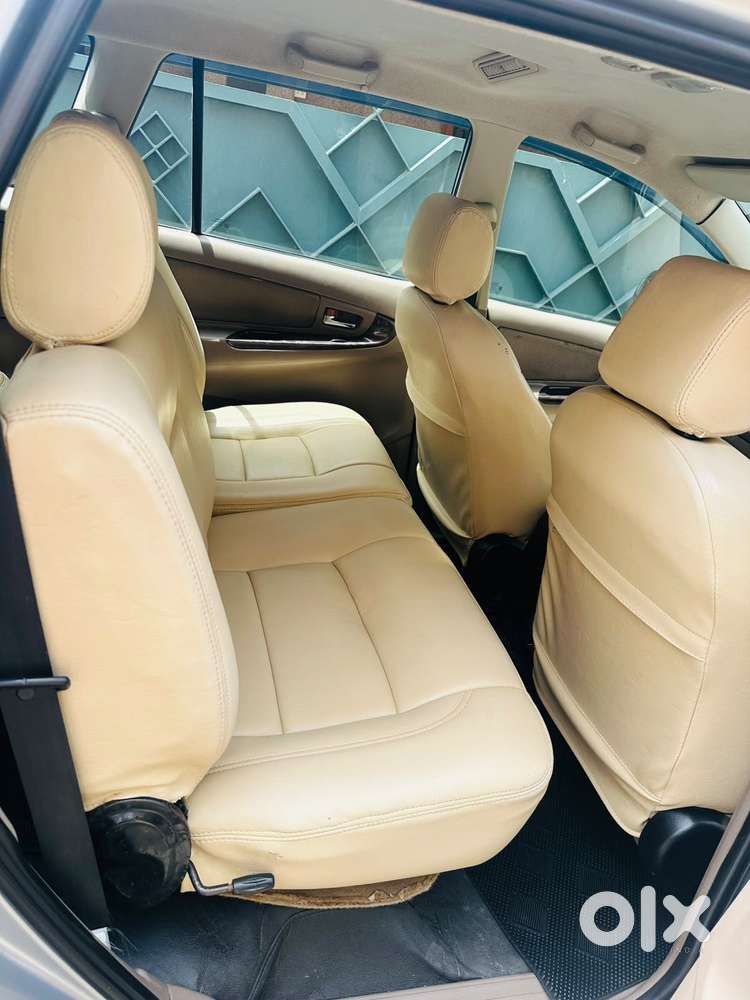 Toyota Innova 2.5 Vx 8 Seater Bs Iv, 2015, Diesel