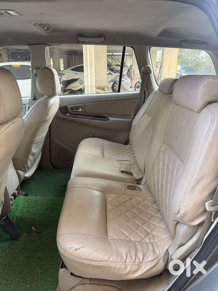 Toyota Innova 2.5 V 8 Str, 2013, Diesel