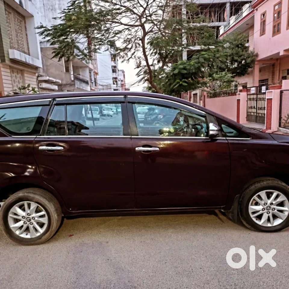 Toyota Innova Crysta 2.8 Zx At 7 Seater, 2017, Diesel