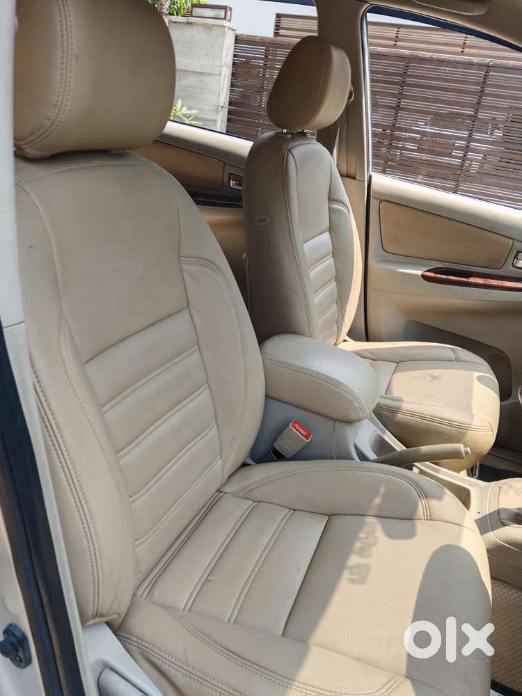 Toyota Innova 2.5 Vx 8 Seater Bs Iv, 2012, Diesel