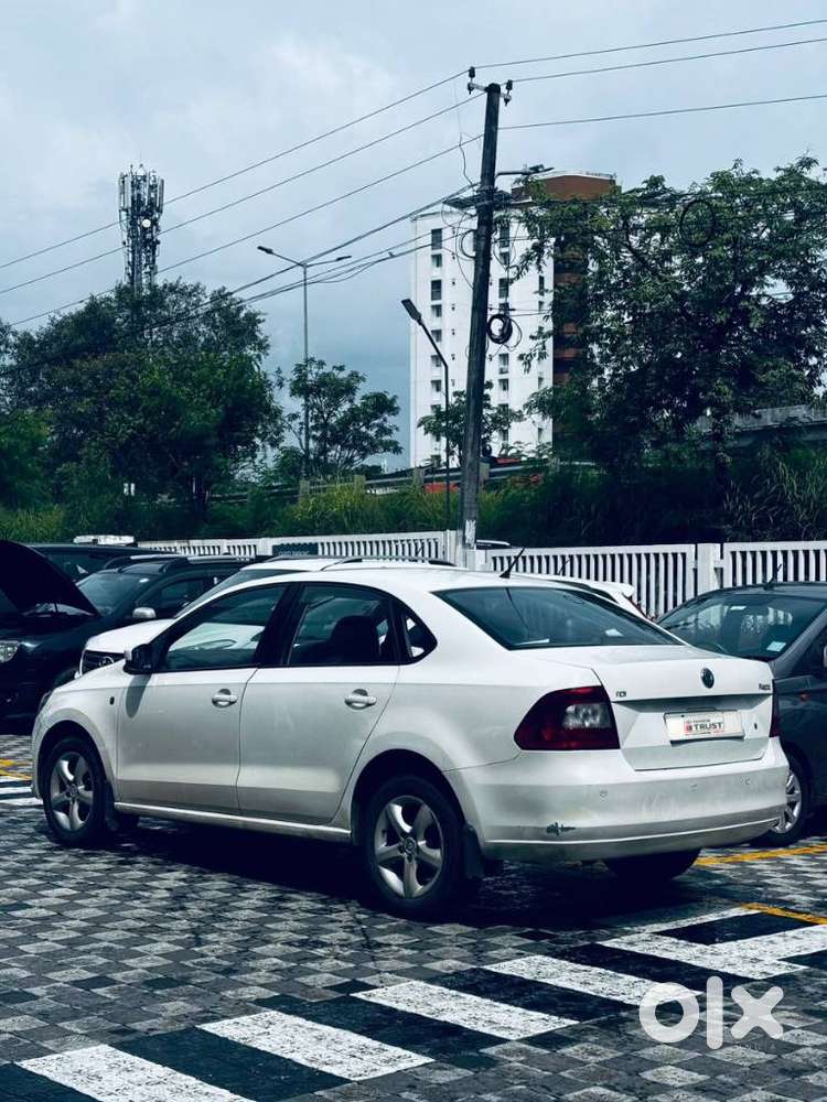 Skoda Rapid Elegance 1.6 Tdi Cr Manual, 2012, Diesel