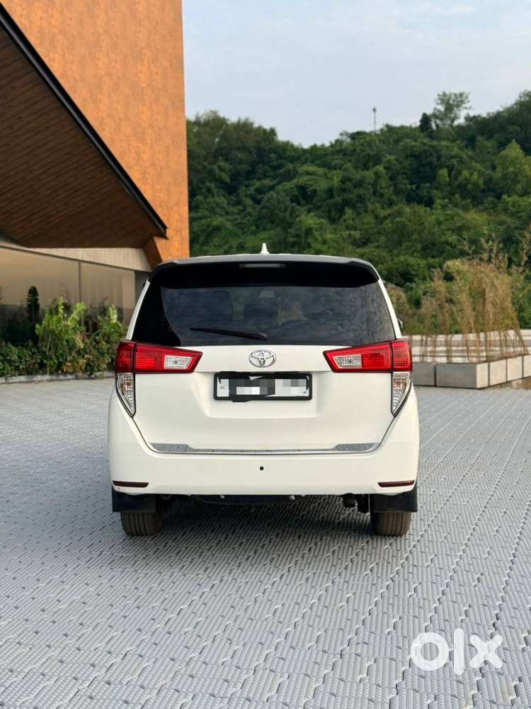 Toyota Innova Crysta 2018 D 147000 Km Wsr