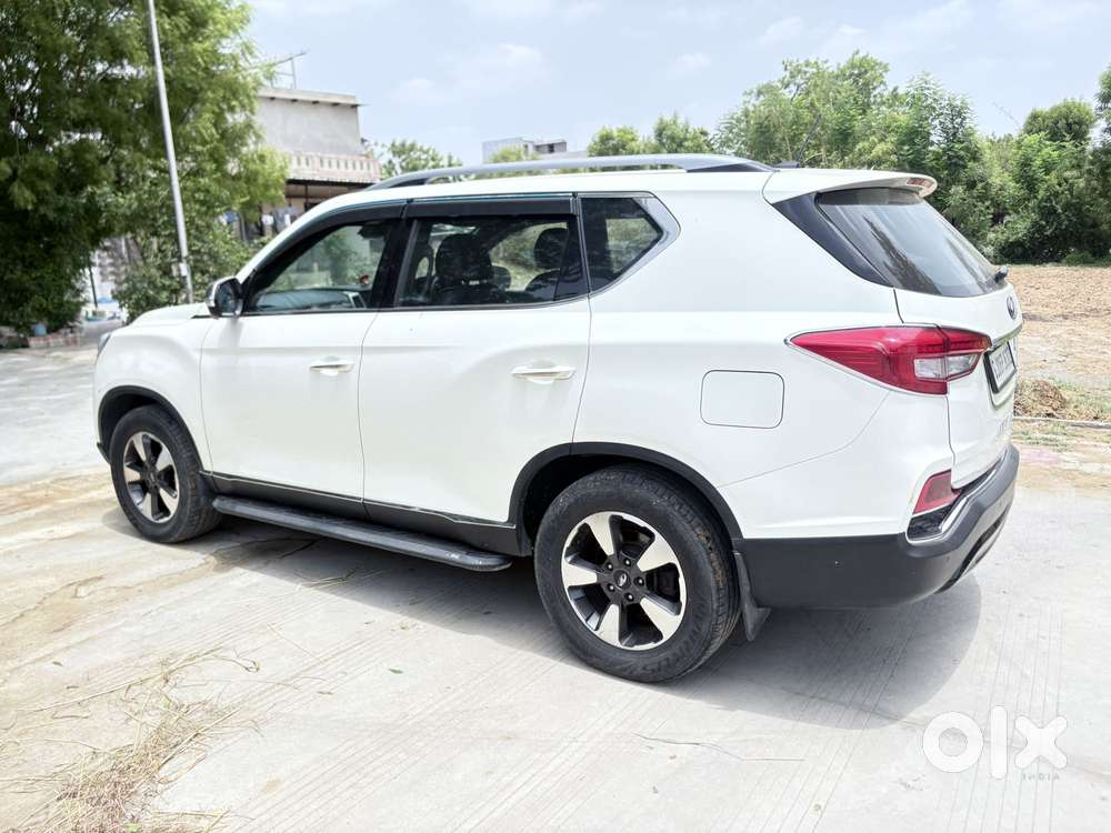 Mahindra Alturas G4 4x2 At, 2022, Diesel