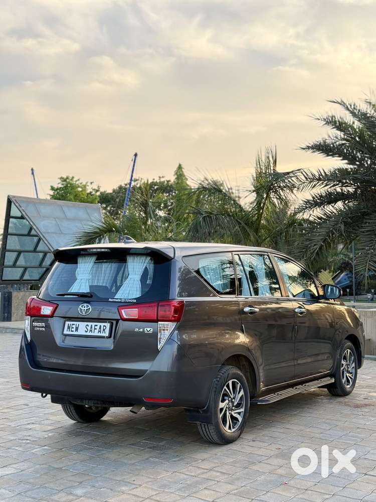 Toyota Innova Crysta 2.4 V 8 Str, 2022, Diesel