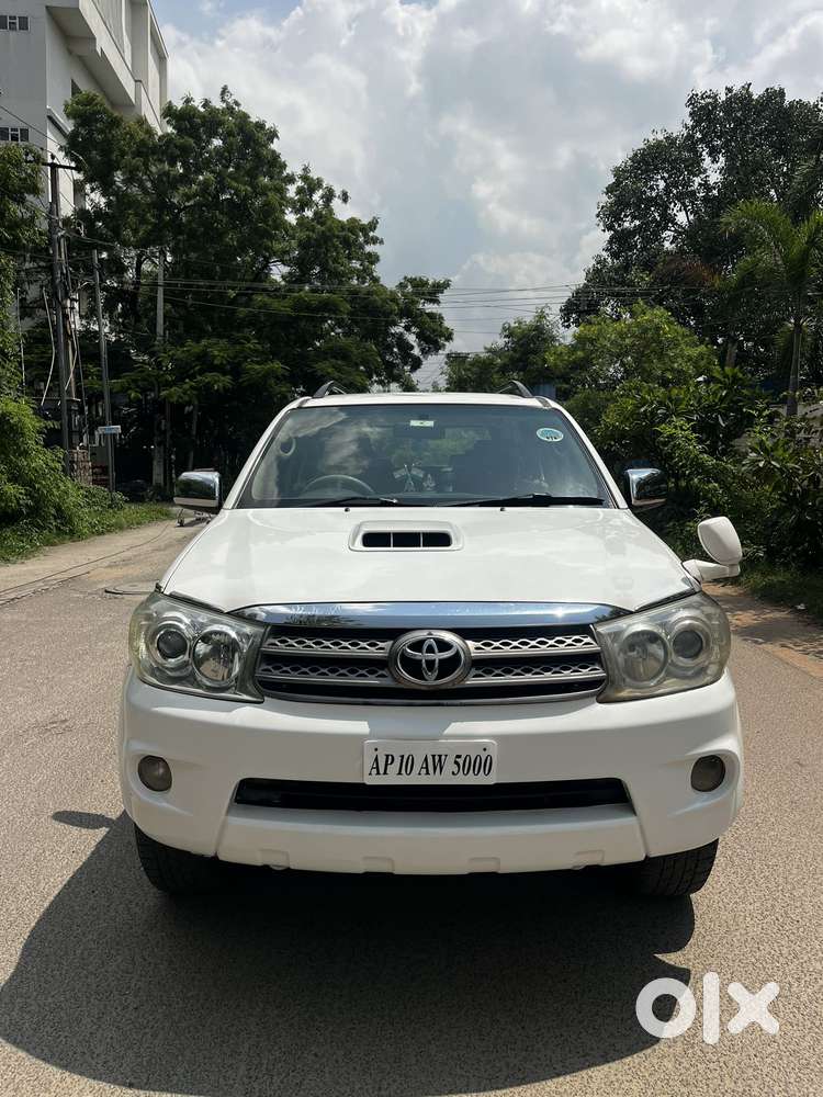 Toyota Fortuner 3.0 4x4 Manual, 2011, Diesel