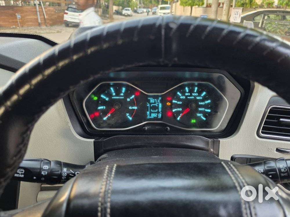 Mahindra Scorpio S8, 2015, Diesel