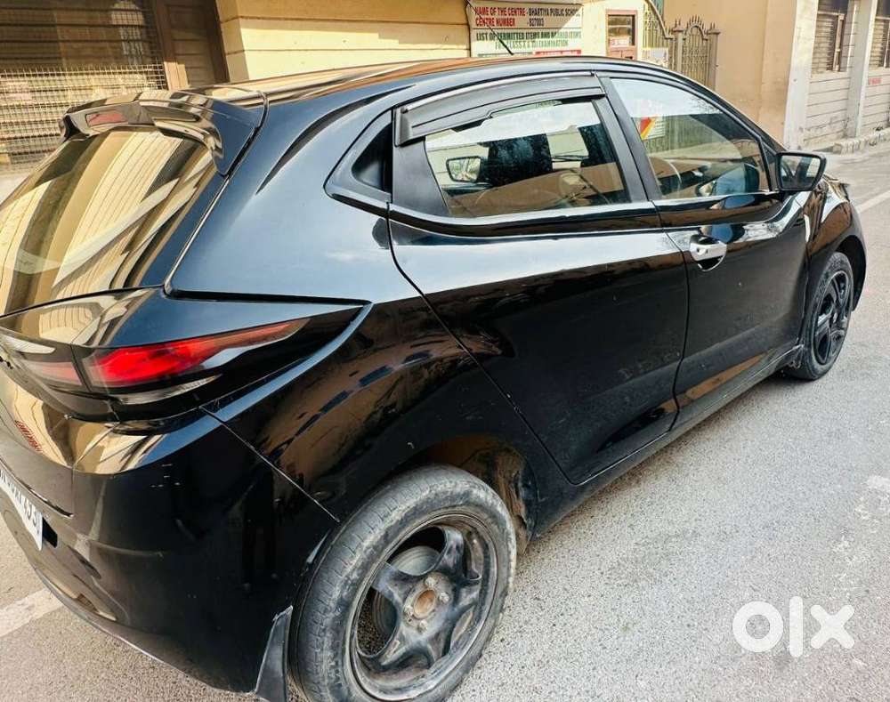 Tata Altroz 1.2 Xz (o), 2023, Petrol