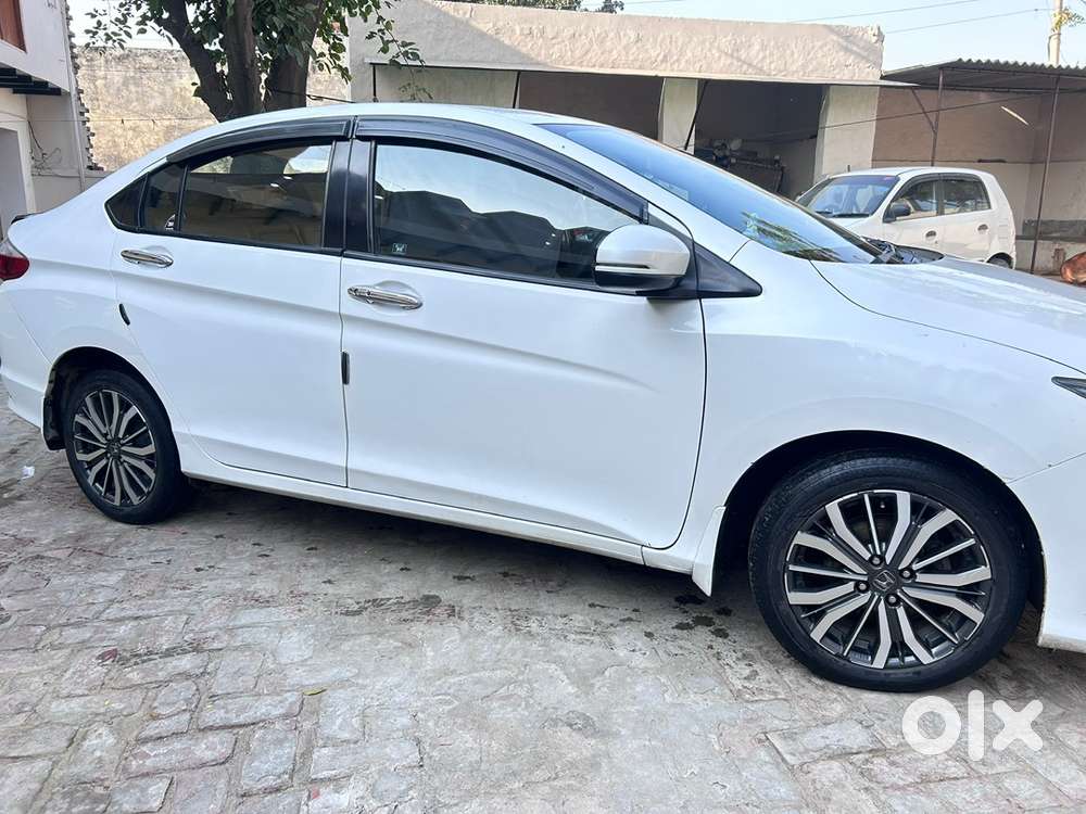 Honda City Zx 2017 Cng & Hybrids Well Maintained