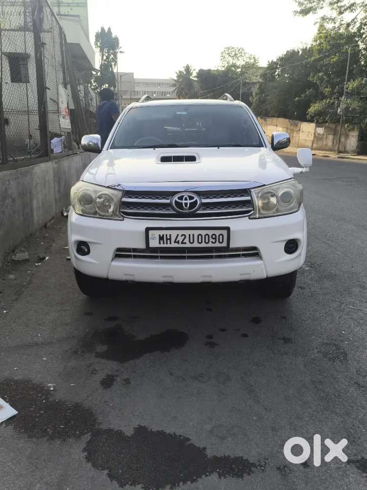 Toyota Fortuner 2011