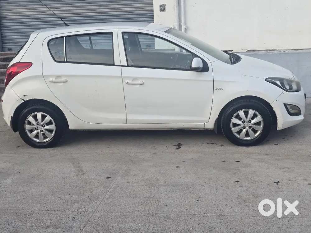 Hyundai I20 2012 Petrol 15 Km Driven