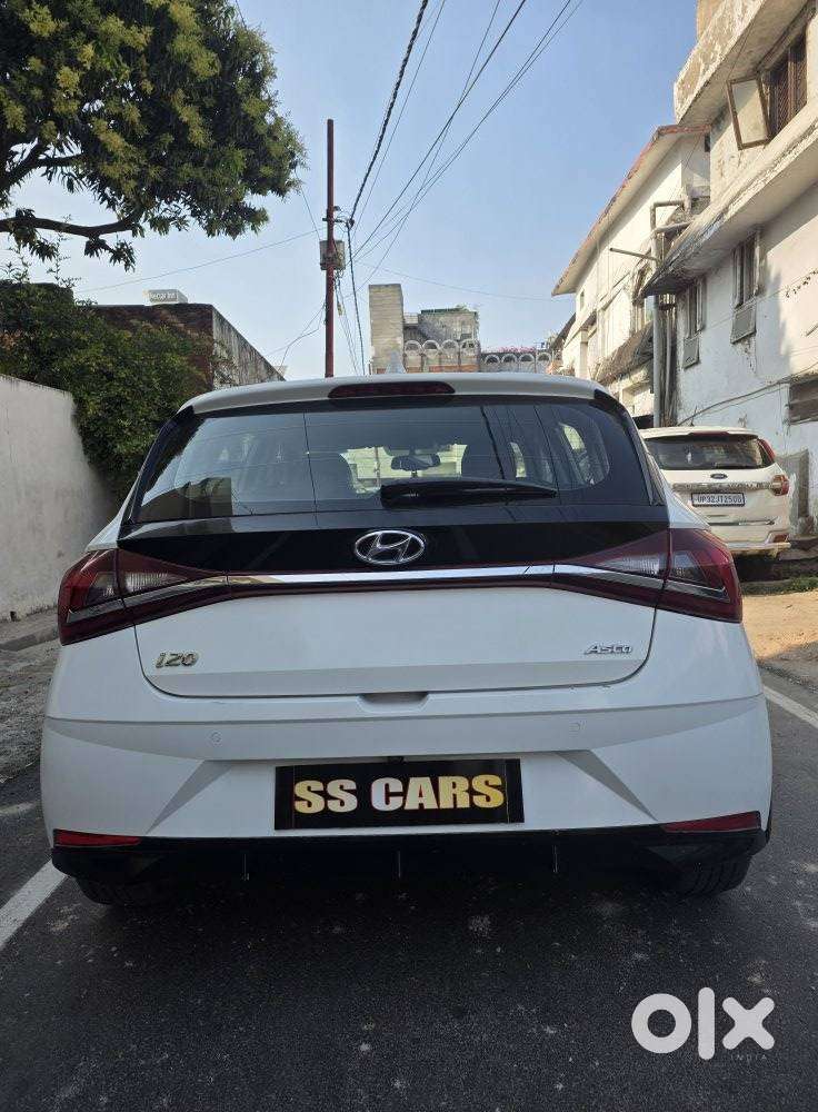 Hyundai I20 1.4 Asta (o) At With Sunroof, 2021, Petrol