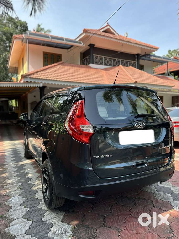 Mahindra Marazzo M4, 2018, Diesel