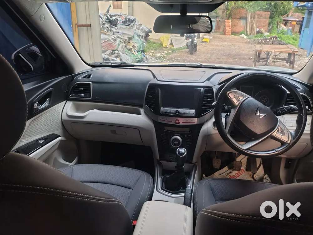 Mahindra Xuv300 2024 Diesel Well Maintained