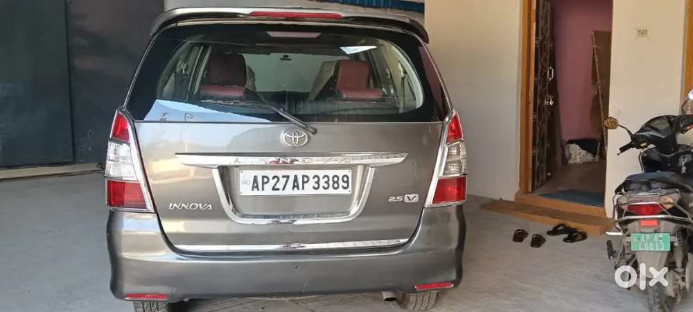 Toyota Innova 2012 Diesel 226000 Km Driven