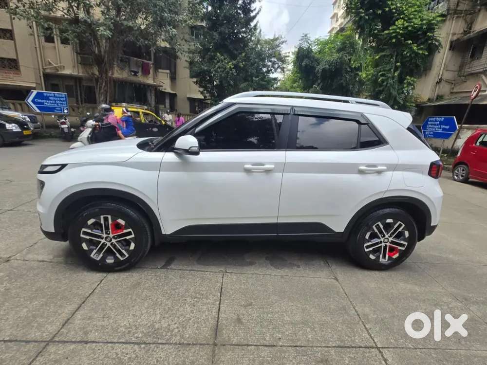 Hyundai Venue 2024 Diesel 33000 Km Driven Manual 1st Owner