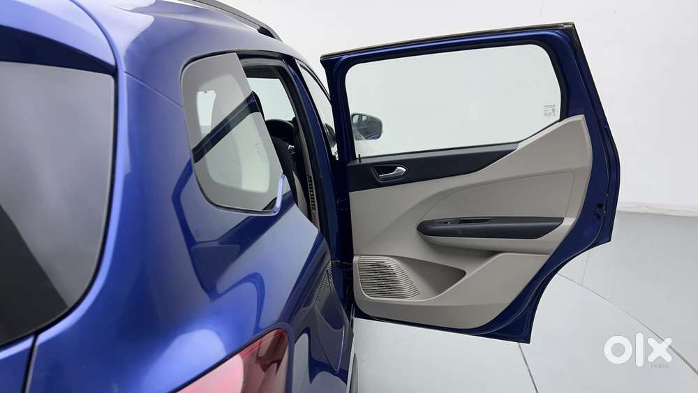 Renault Triber Rxz Easy-r Amt, 2021, Petrol