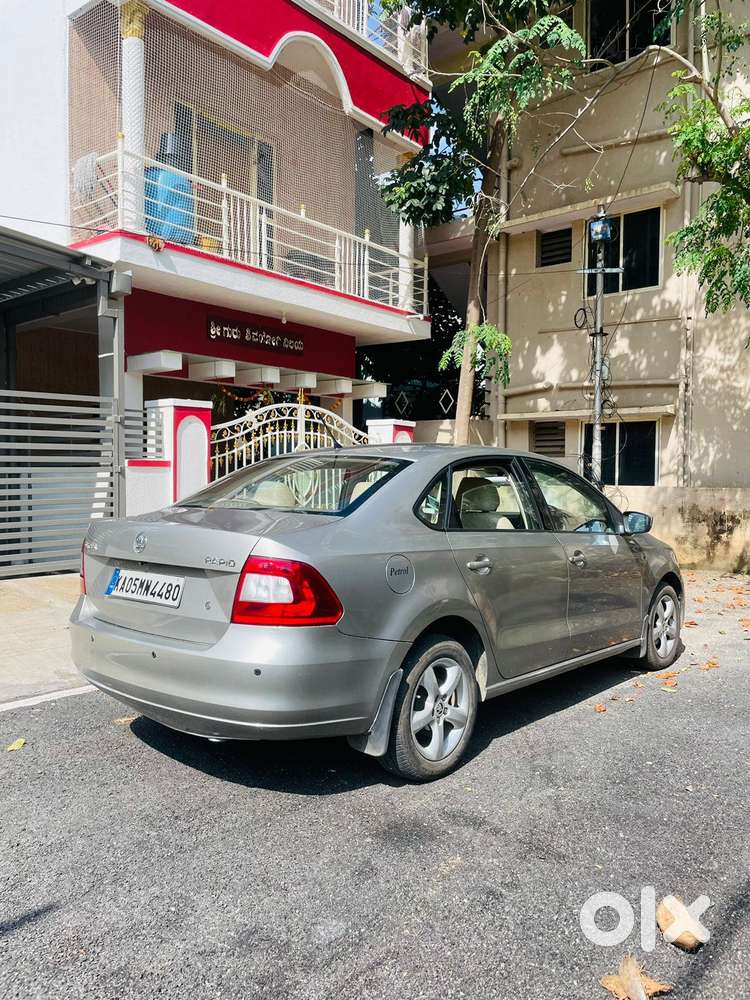Skoda Rapid 1.6 MPI AT Elegance, 2013, Petrol