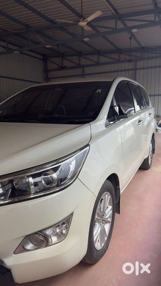 Toyota Innova Crysta 2016 Diesel Well Maintained