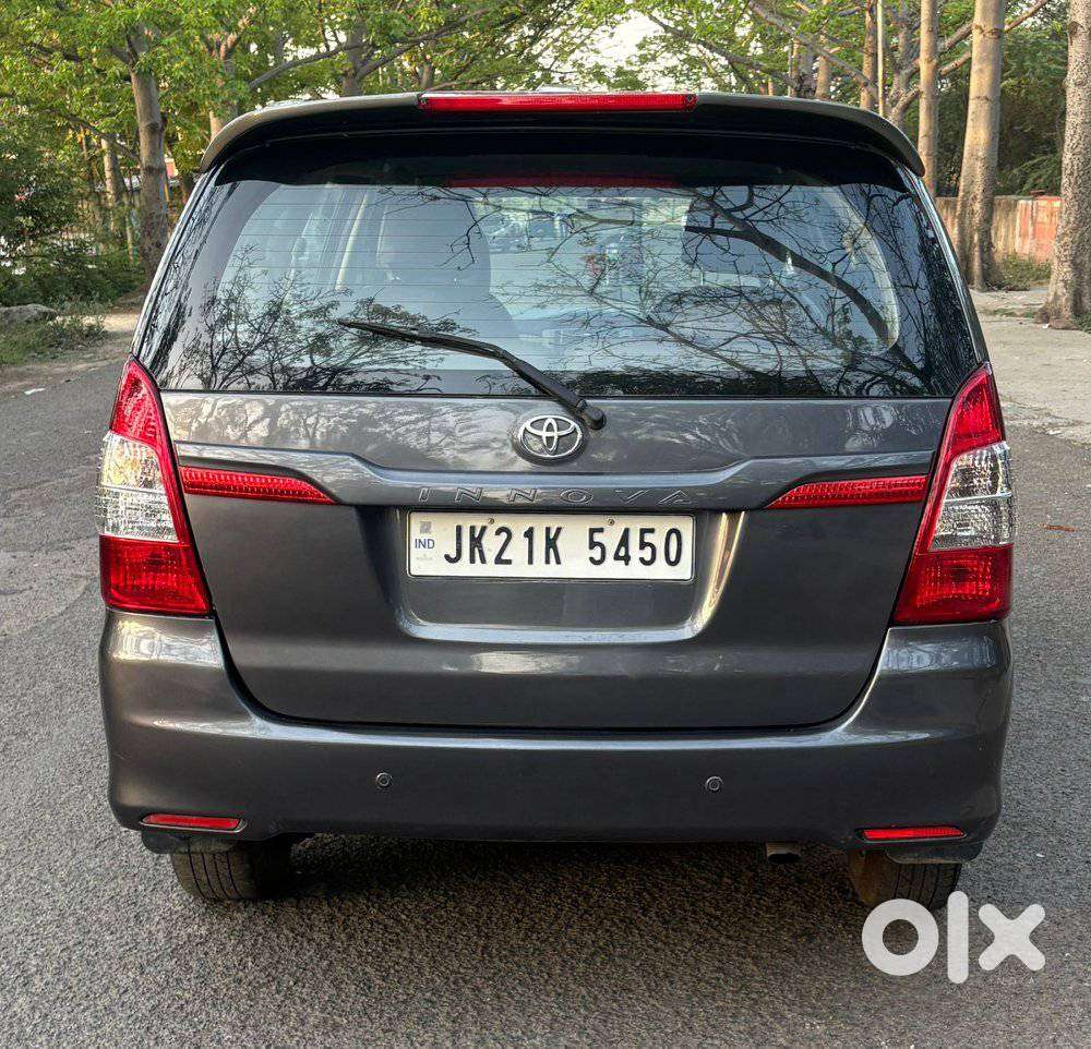 Toyota Innova 2.5 G (diesel) 7 Seater Bs Iv, 2015, Diesel