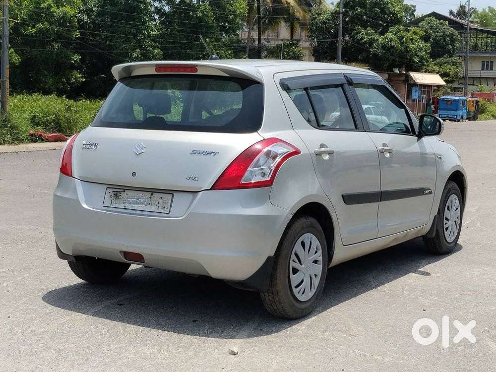 Maruti Suzuki Swift Vxi Abs Bsiv, 2017, Petrol