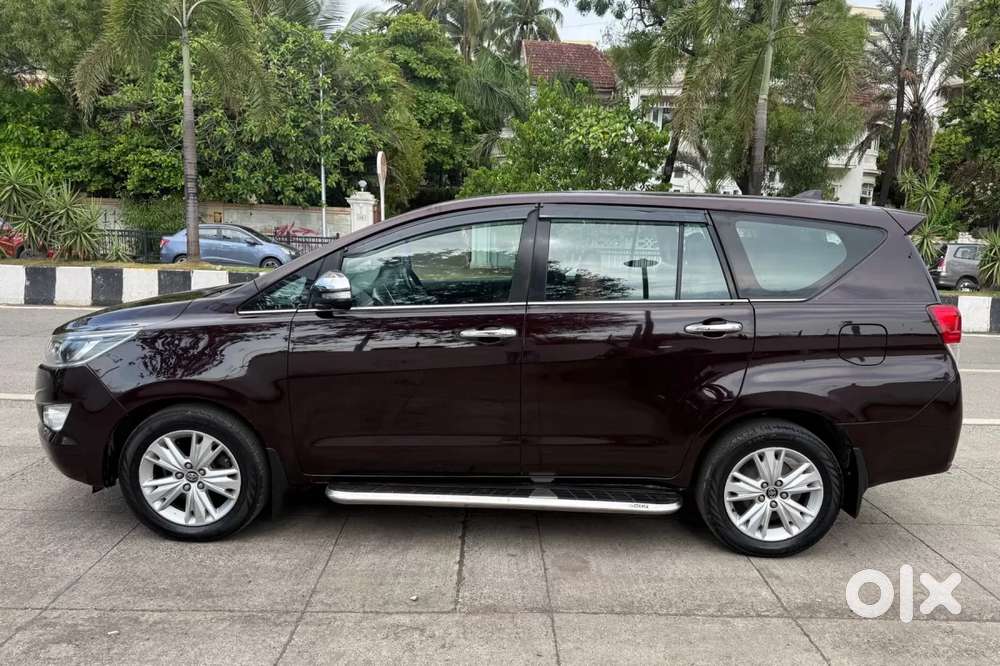 Toyota Innova Crysta 2.8 Zx At 7 Seater, 2016, Diesel
