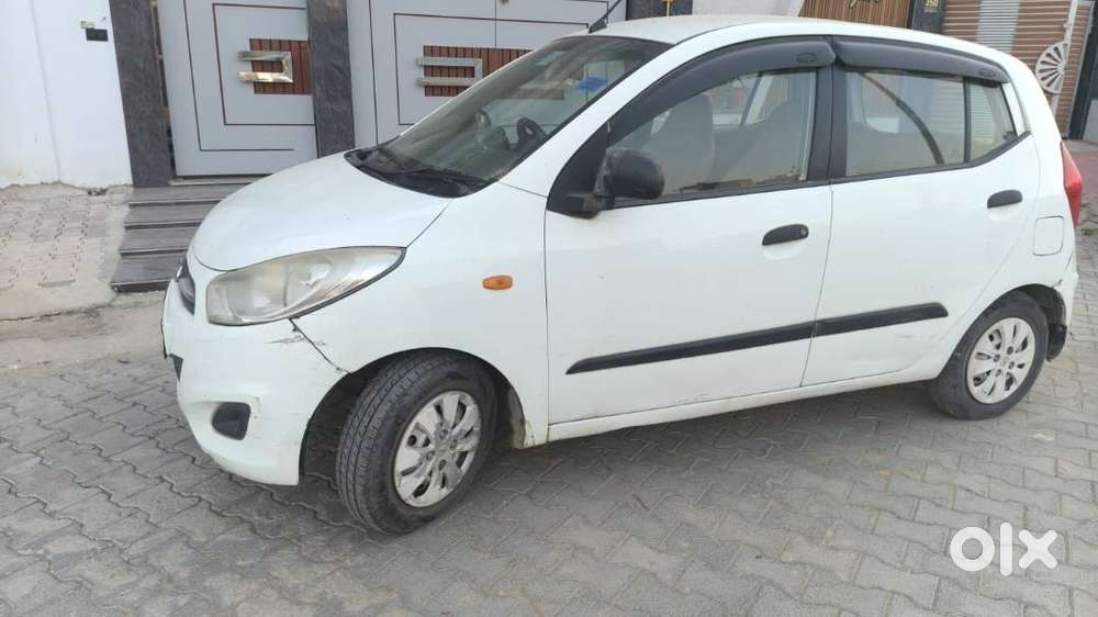 Hyundai I10 Era 2011 Year Car+ Cng Fitted