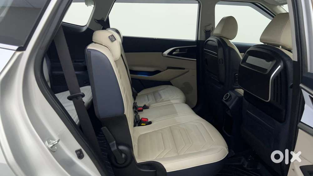 Kia Carens 1.5 Luxury Plus Turbo Dct 7 Str, 2024, Petrol